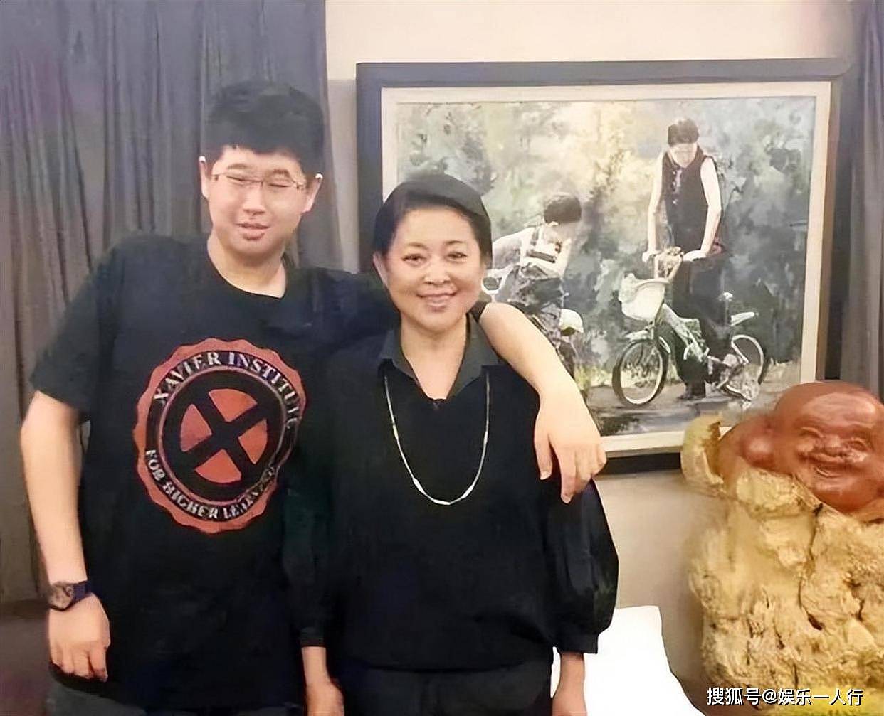 身家过亿却夜夜失眠!67岁亿万富翁现状揭晓,27岁儿子成心头刺! - 12