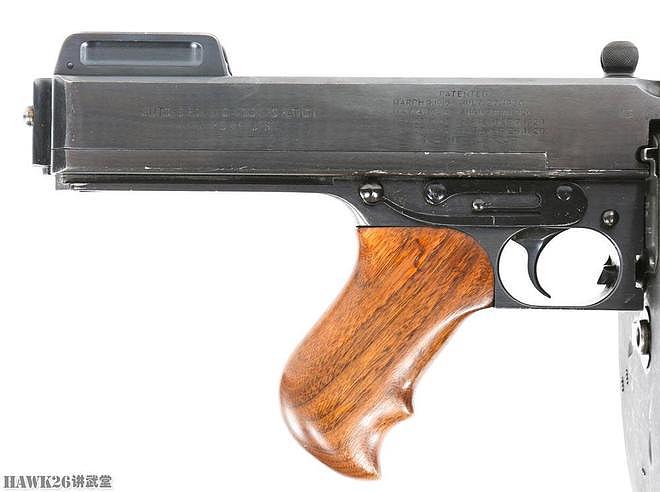 细看：M1921A1汤姆森冲锋枪 附送原装FBI蓝色天鹅绒内衬硬质枪盒 - 16