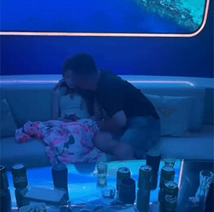 女生化妆千万不要涂太多粉底！否则现场画面也太辣眼睛了哈哈 - 2