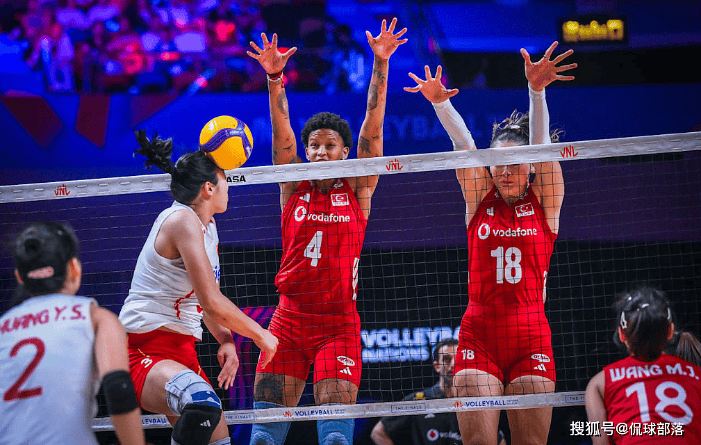 中国女排0-3土耳其!输球不可怕 麻烦的是这三年件事 赵勇遭遇难题 - 3