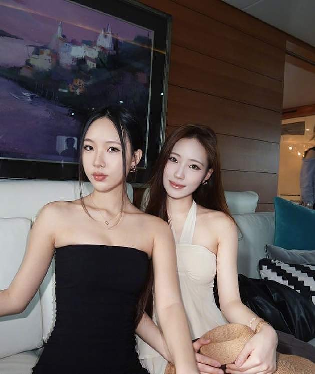 小S香港全家游走出低谷：和许雅钧打破婚变传闻，俩女儿美似超模 - 4