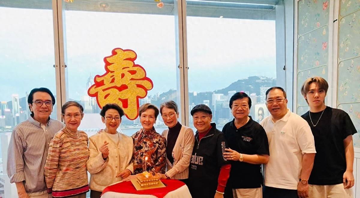80岁香港资深女星罕见回港庆生,保养得宜,七公主结义超60年 - 1
