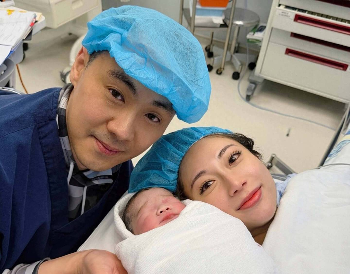 恭喜!TVB前知名女星宣布平安生子,带浓妆分娩偶像包袱重 - 1