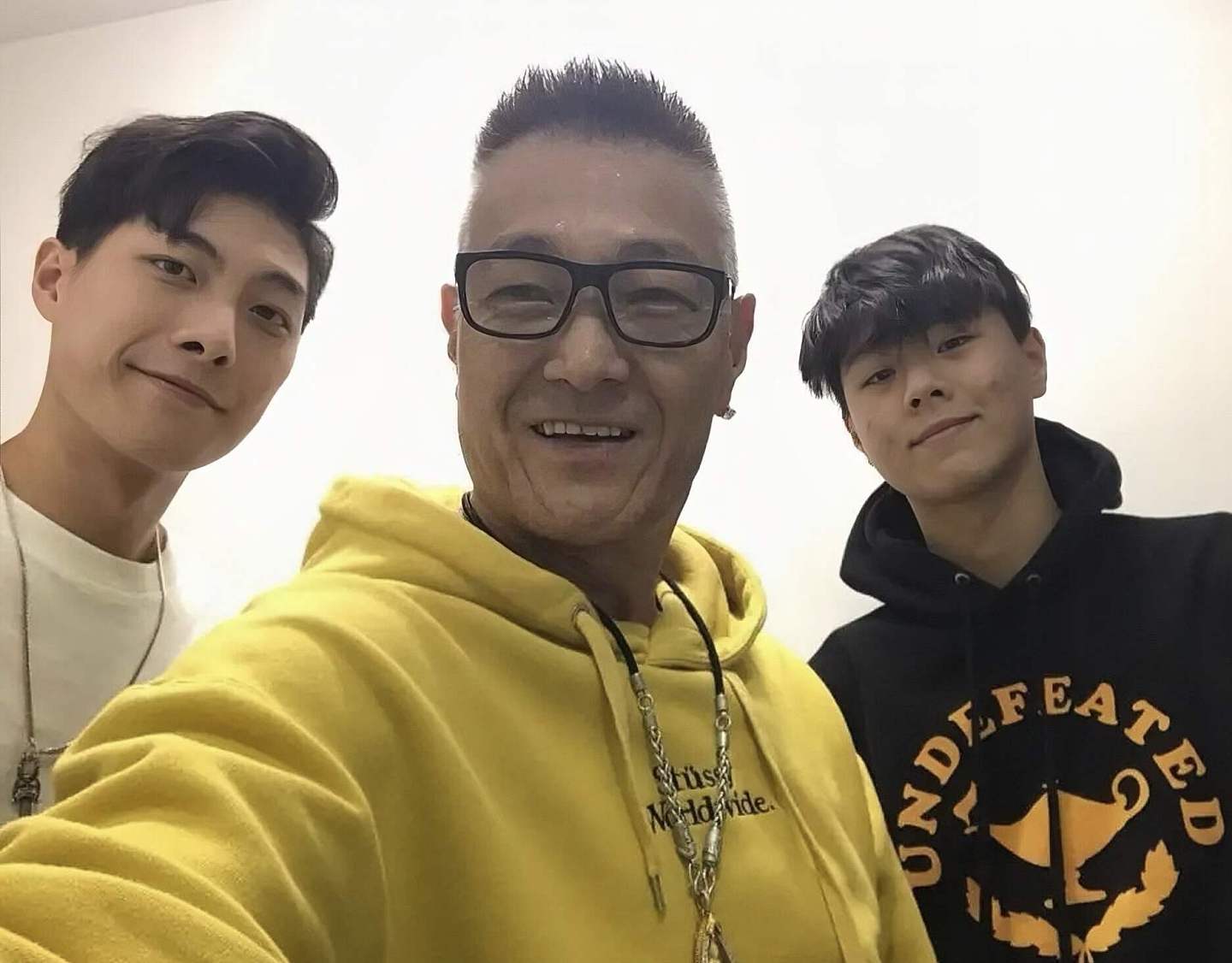 香港知名演员花光积蓄，送俩儿子出国留学，前妻因抑郁烧炭自杀 - 7