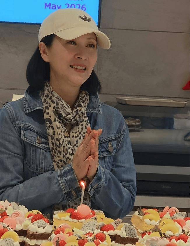 TVB前花旦陈慧珊近照曝光，喜迎56岁生日气质依旧！早前客串TVB剧勾起观众回忆 - 2