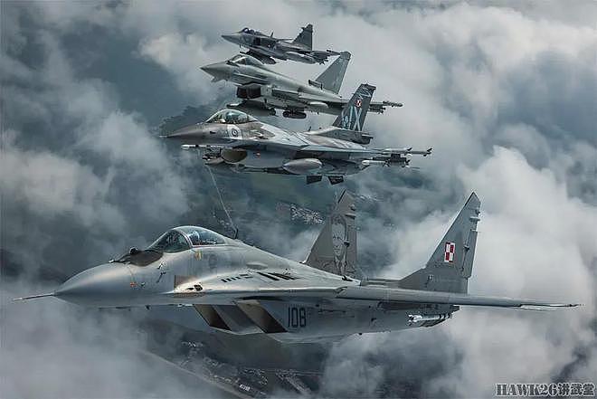集腋成裘：B-2掠过犹如鬼魅 美国陆军成立250周年阅兵式的小手脚 - 8