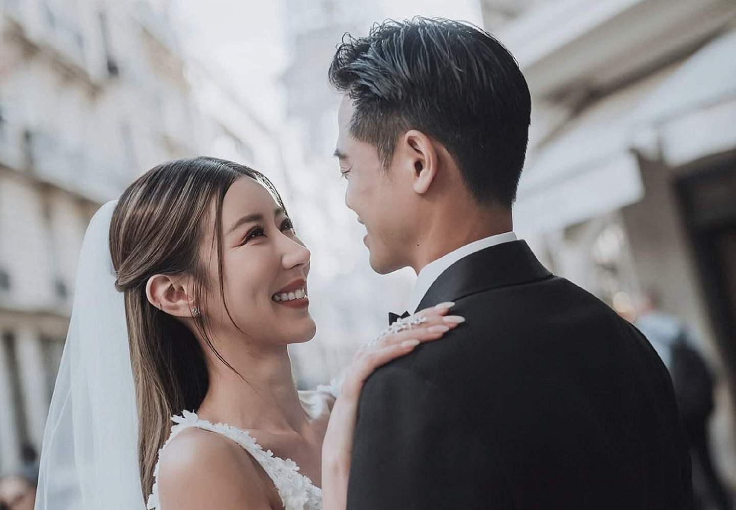 恭喜！TVB前知名女星在泰国补办婚礼，前凸后翘丰满身材引热议 - 10