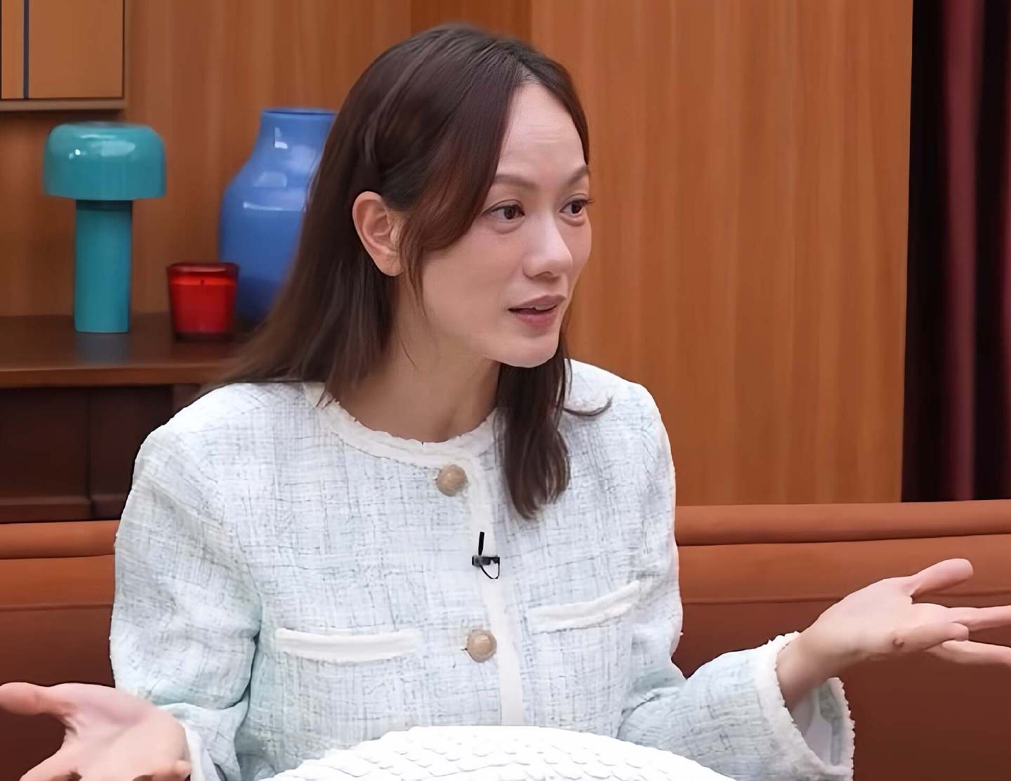 突发！香港知名演员自曝遇非礼，被陌生男子伸咸猪手入裤 - 4