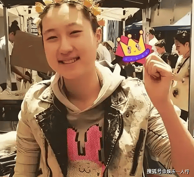 26岁吴卓林回港现状：工作不靠妈，被曝接成龙项目引热议 - 3