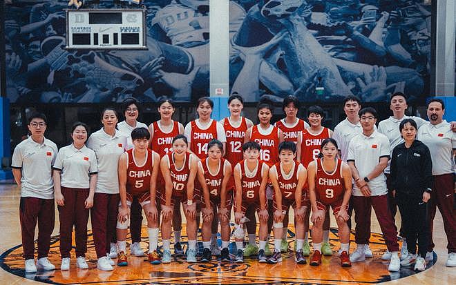 轰14+12！中国女篮15岁1米90悍将崛起：篮板怪兽曾场均砍29+20 - 2