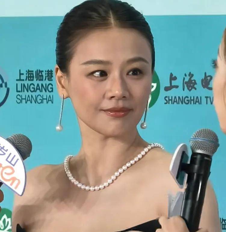 白玉兰奖红毯生图来了！杨幂脸上凸起一条线，杨紫用力过猛妆太浓 - 22