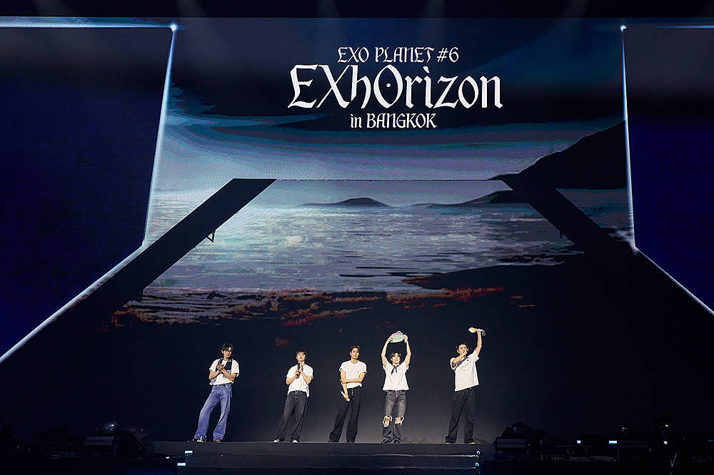 创造“售罄接力”纪录！EXO第六次单独巡演持续火爆进行中 EXO-L点亮“银色海洋” - 4