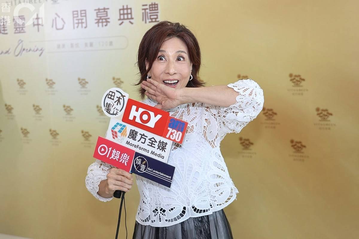 TVB老戏骨回应“吻戏”风波，承认一时口快，已私下向对方致歉 - 7