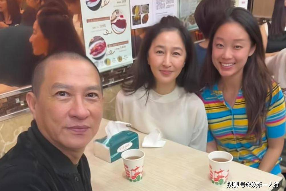 62岁张家辉公开女儿现状,家庭争吵不断,母女分歧大,背后原因太现实 - 3