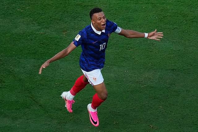 3-0！法国无敌了：世界杯16强诞生6席 姆巴佩2球 刷爆4大纪录 - 1