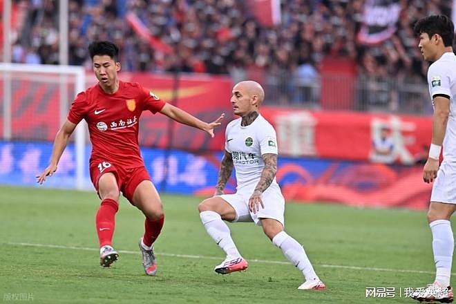铜梁龙1-1浙江 中超3轮不胜距榜首14分 王钰栋赛季第7球 迪马塔救主 - 1