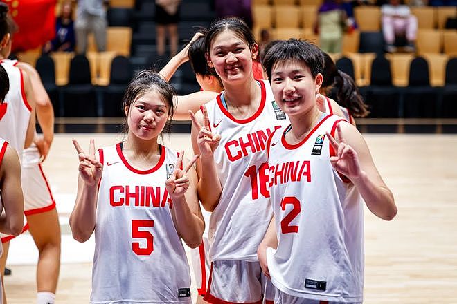 轰21+8！中国女篮16岁1米90前锋崛起：两届MVP进化扛大旗 - 3