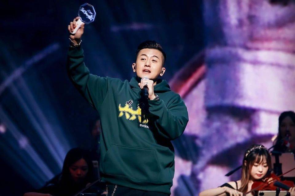 TVB又一男艺人宣布离巢，效力12年演过70多个角色，获谭咏麟提携 - 8