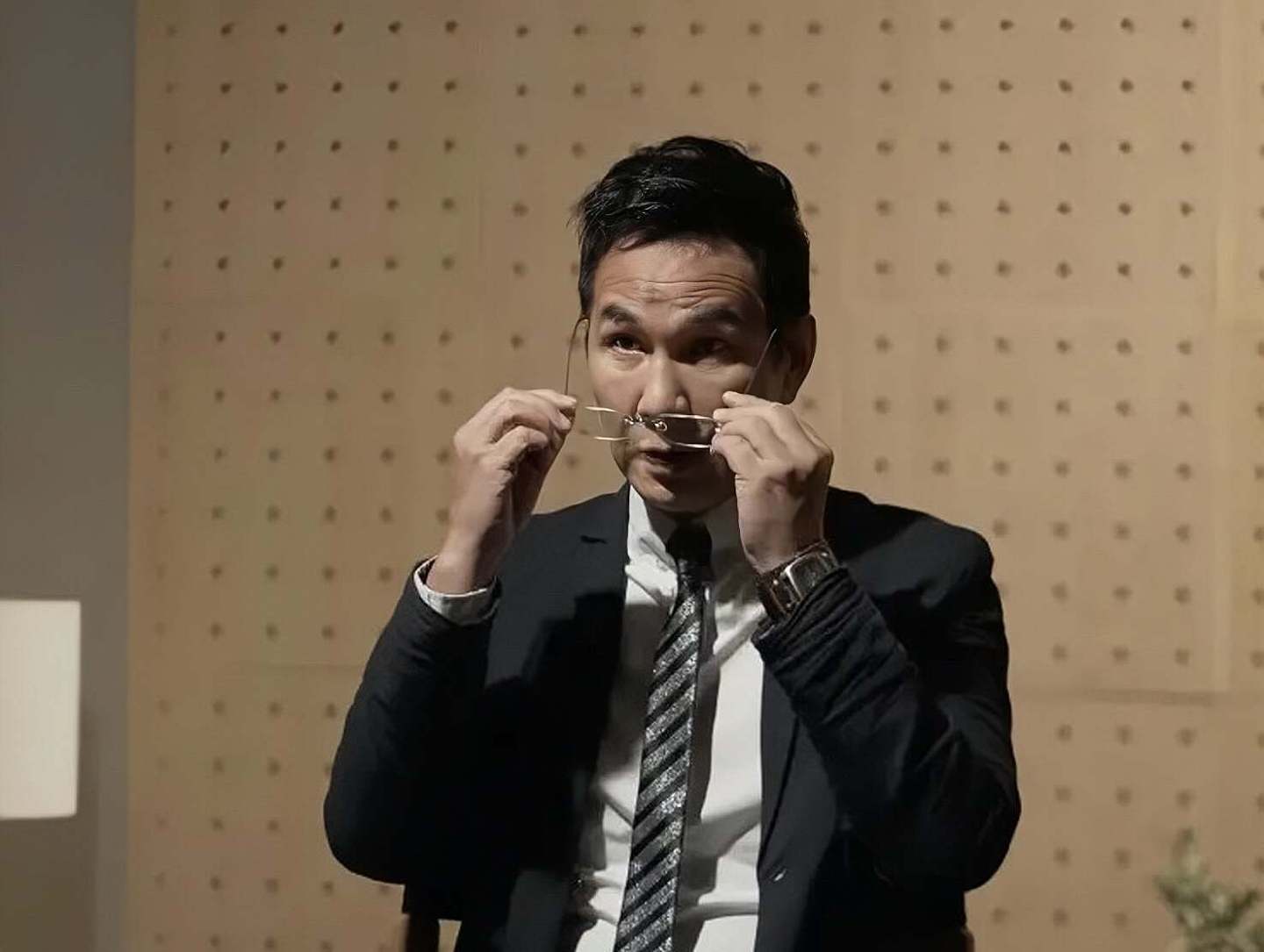 突发！香港知名演员自曝靠喝尿治疗抑郁症，婚后和妻子坚持丁克 - 2