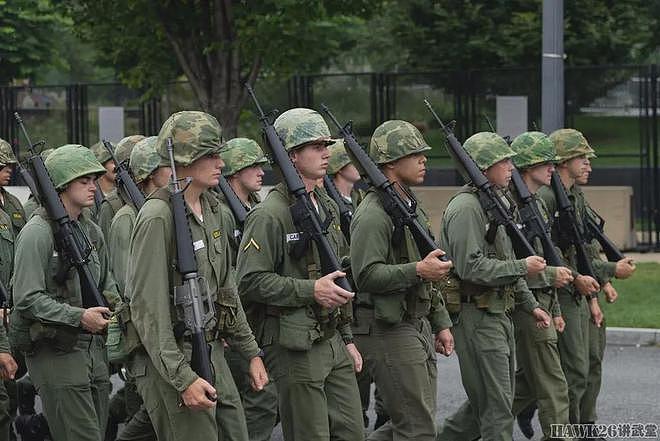 集腋成裘：B-2掠过犹如鬼魅 美国陆军成立250周年阅兵式的小手脚 - 15