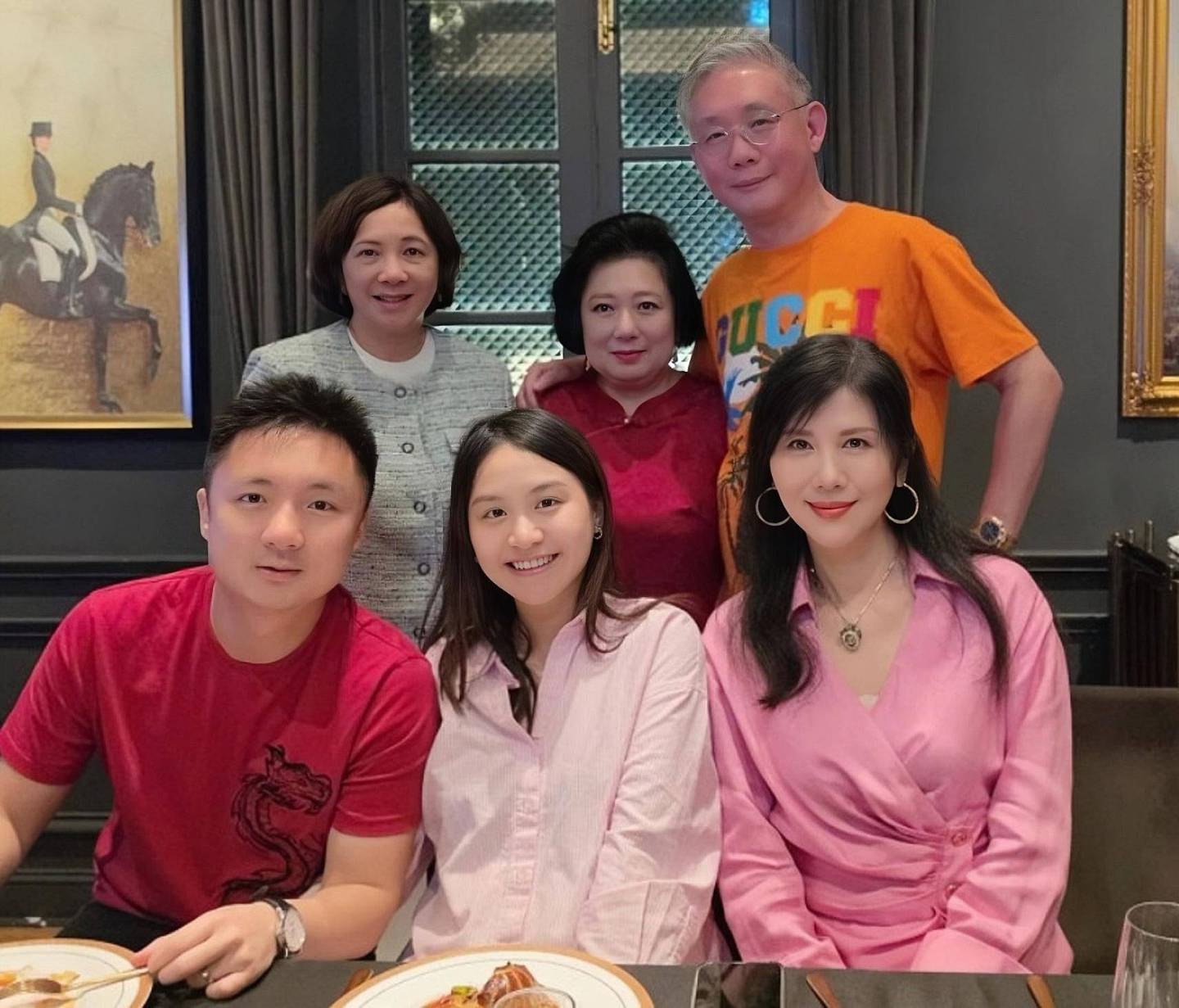 恭喜!香港知名富商妻子平安生女,想要生五子一女 - 3
