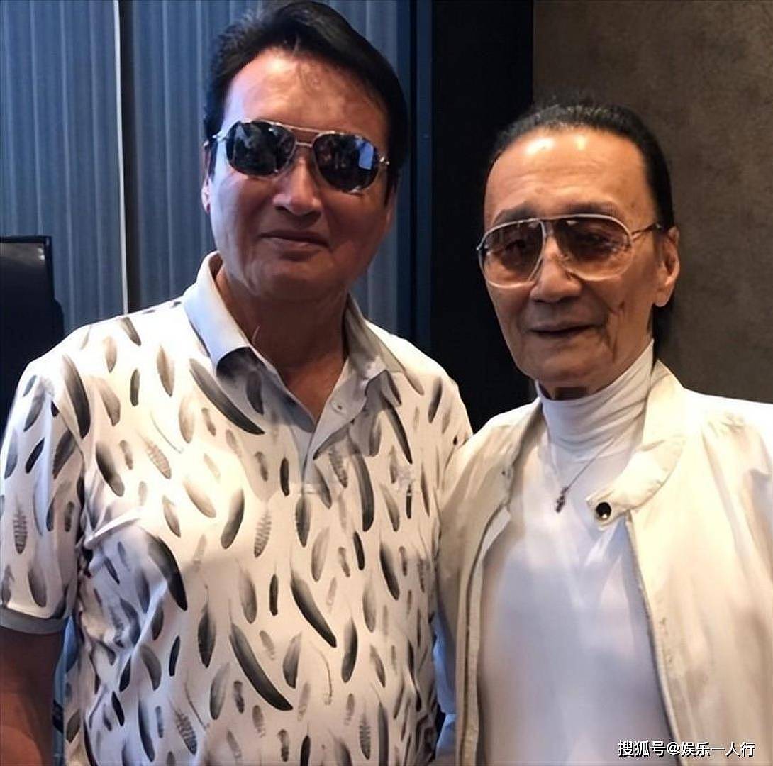 谢贤葬礼唯独他没来！78岁秦祥林娶了二哥初恋，如今在洛杉矶种菜当富商 - 4