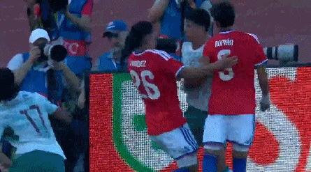 葡萄牙热身赛打架 5000万飞翼5次怒推+拳击对手染红 恐遭FIFA追罚 - 3