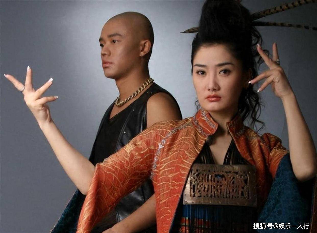 玲花消失的5个月：凤凰传奇五五分账27年，终究是女方先为男方的错买了单 - 2