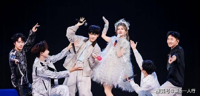 不演了!谢娜演唱会门票秒没,主办方被曝猛料,众星被拉下浑水 - 8