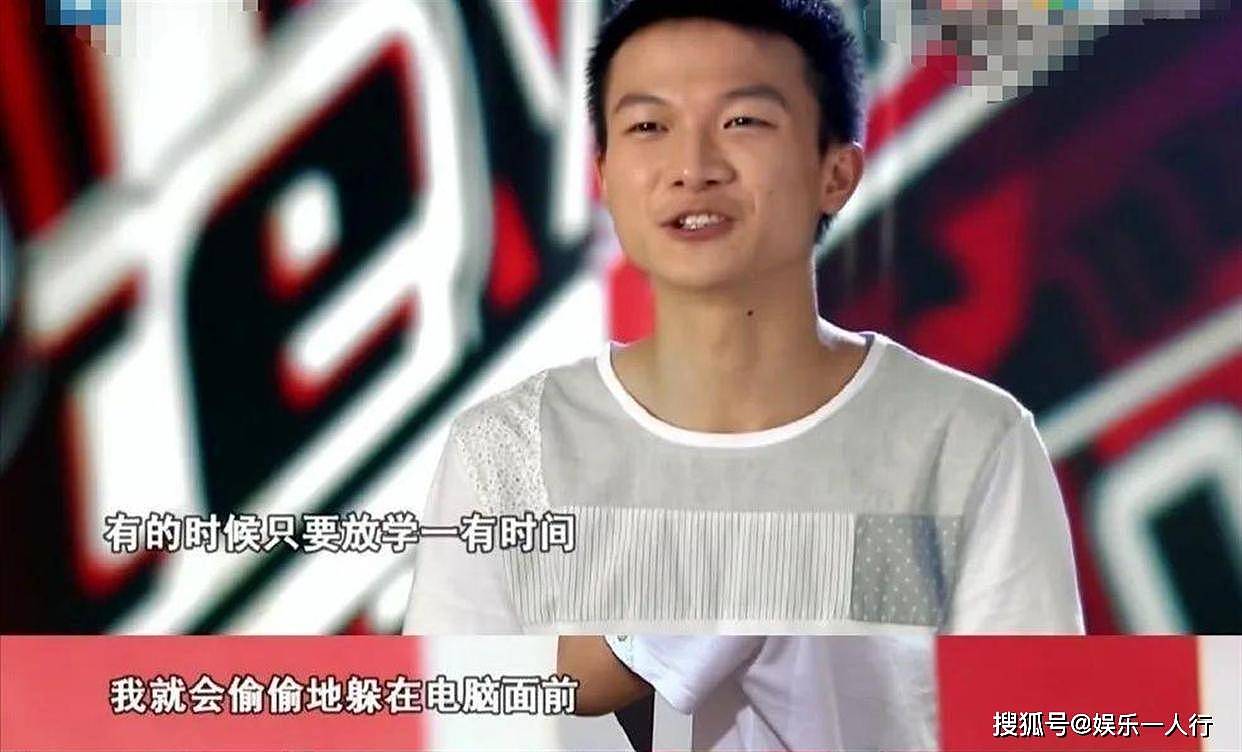 周深2026再陷“不男不女”争议？武汉场3.8万人合唱，李晨当年那句话终于应验了 - 4