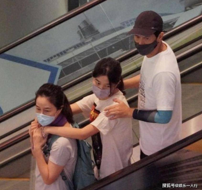 62岁张家辉公开女儿现状,家庭争吵不断,母女分歧大,背后原因太现实 - 6