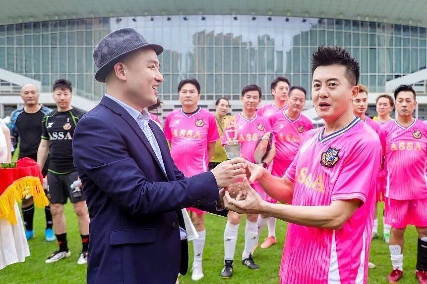 TVB又一男艺人宣布离巢，效力12年演过70多个角色，获谭咏麟提携 - 6