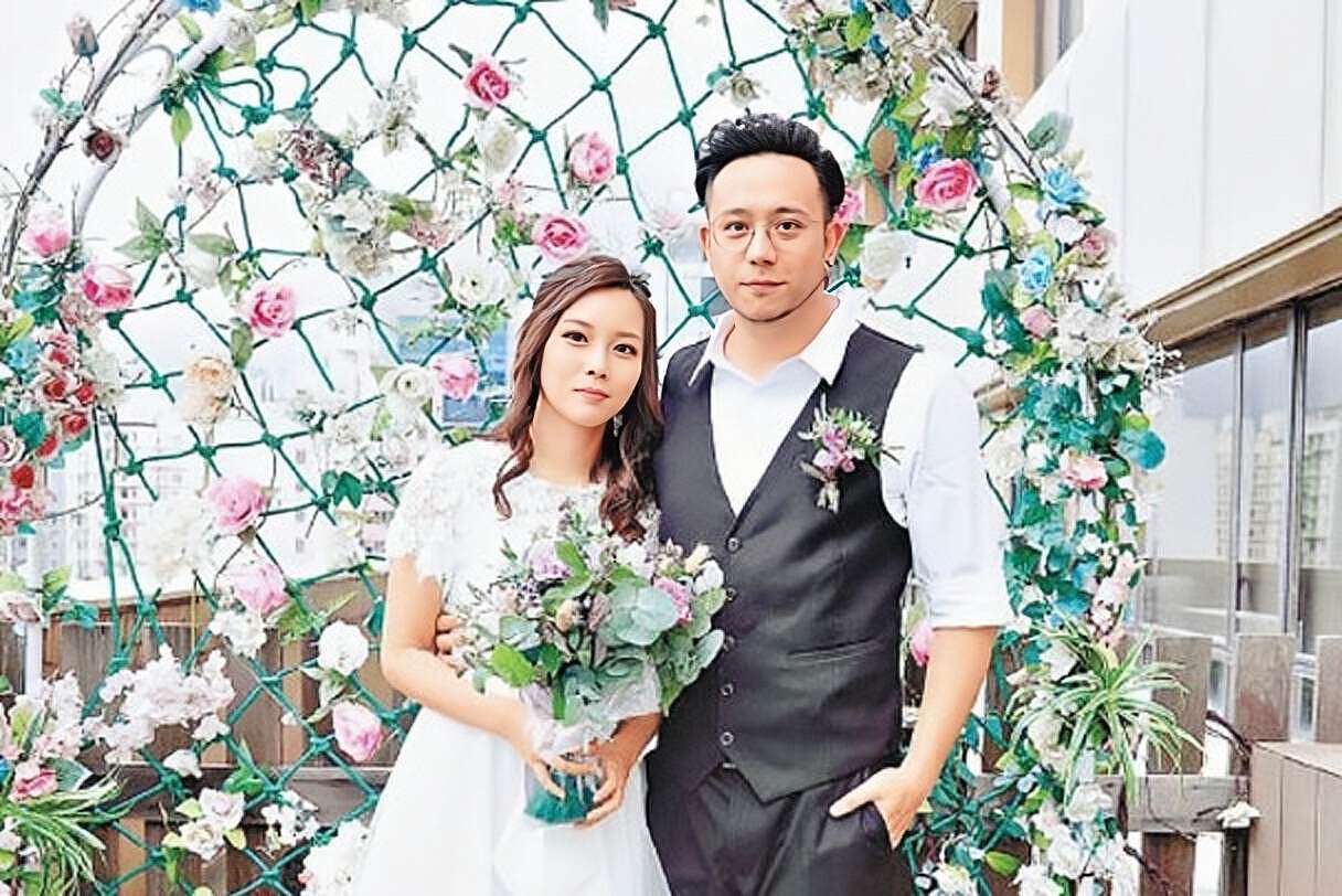 香港知名男星又传离婚，被妻子控诉立人设卖惨，两人已各走各路 - 2