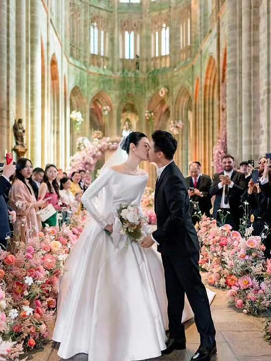 陈学冬复出赴约奚梦瑶婚礼，十年老乡兼朋友，曾力挺维密摔倒风波 - 2