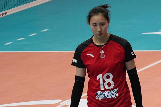 又美又能打！女排17岁1米95新星崛起：12扣9中真稳，赵勇招进她？ - 3
