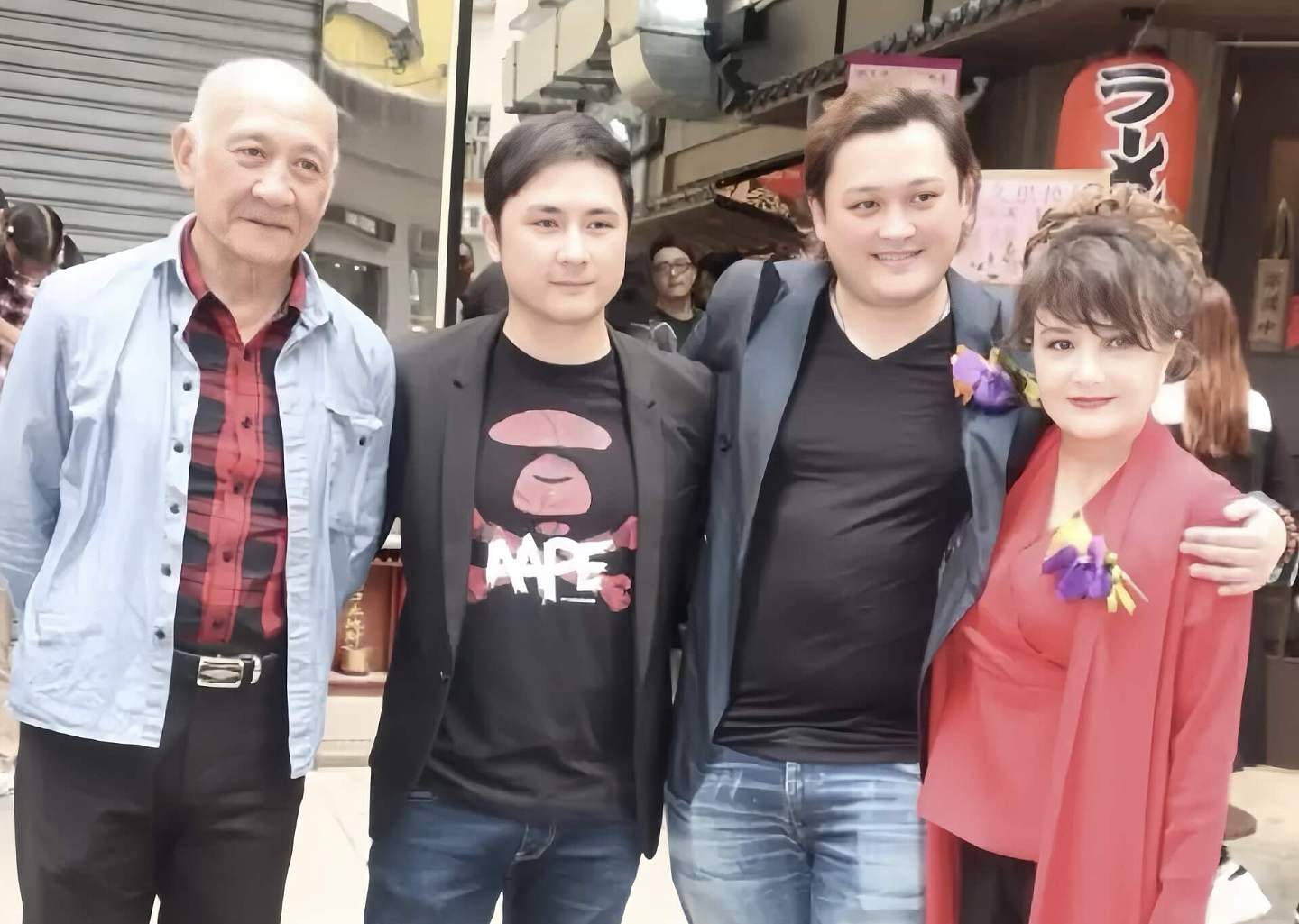 突发！81岁TVB知名老戏骨宣布和女友分手，结束长达20年恋情 - 10
