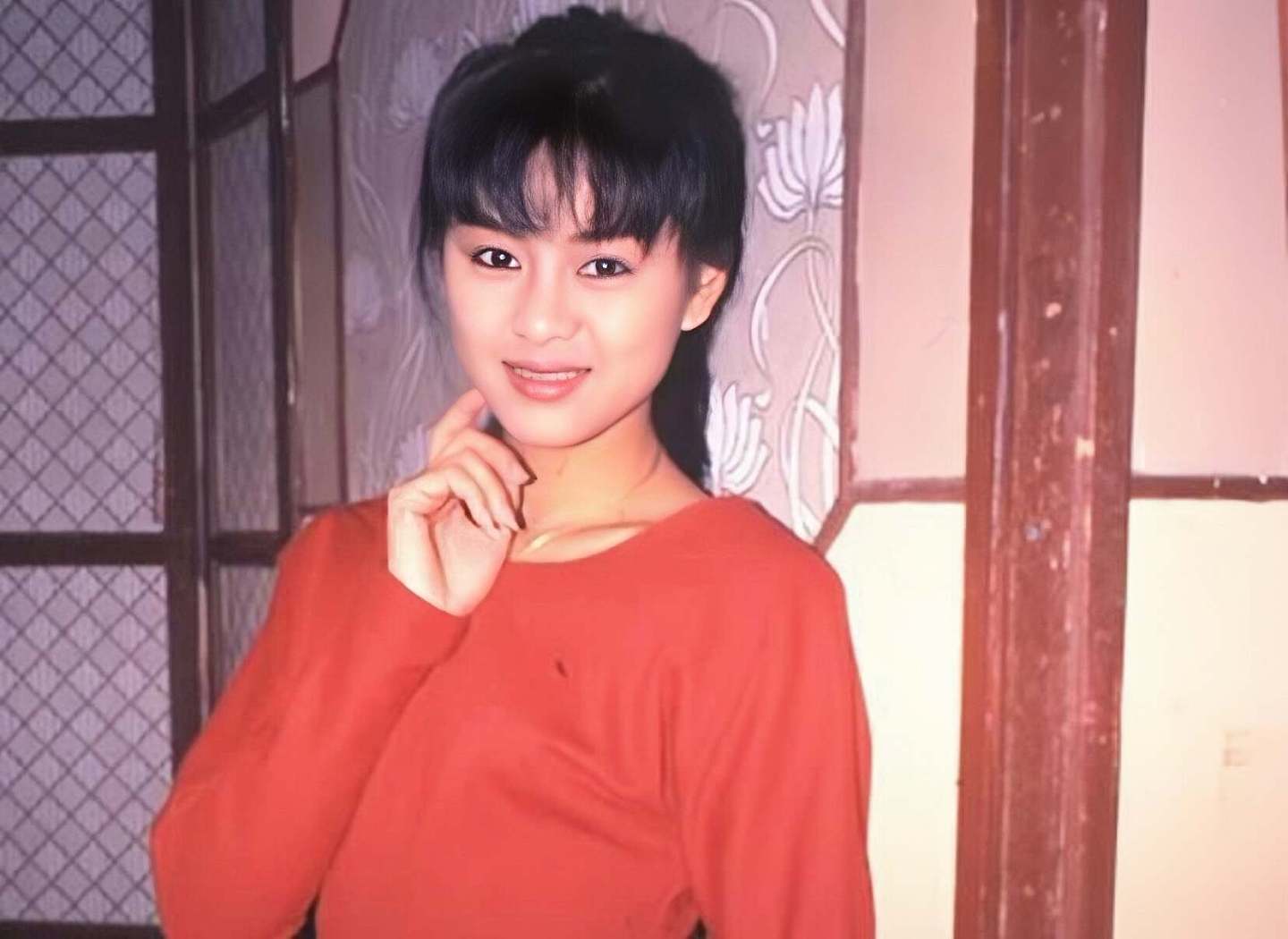 香港知名女星突然宣布复出,退圈三十几年,移民新西兰低调离婚 - 8
