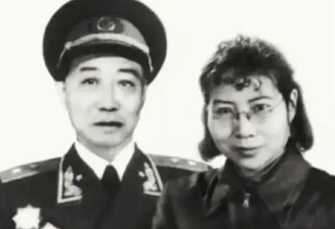 李天焕将军的长女李晓理，得知妈妈不是亲妈后，才知晓生母已牺牲 - 2