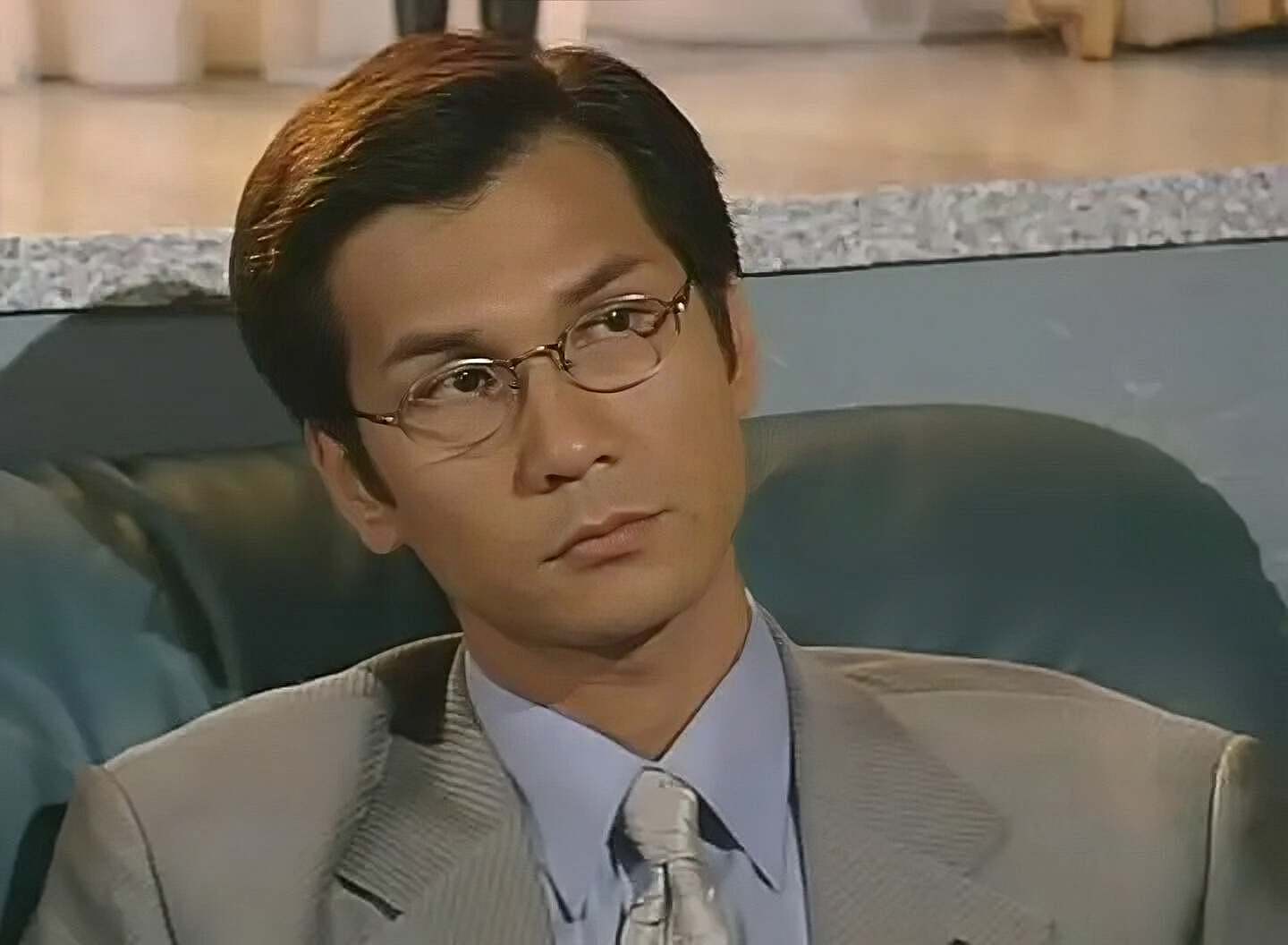 突发！香港知名演员自曝靠喝尿治疗抑郁症，婚后和妻子坚持丁克 - 6