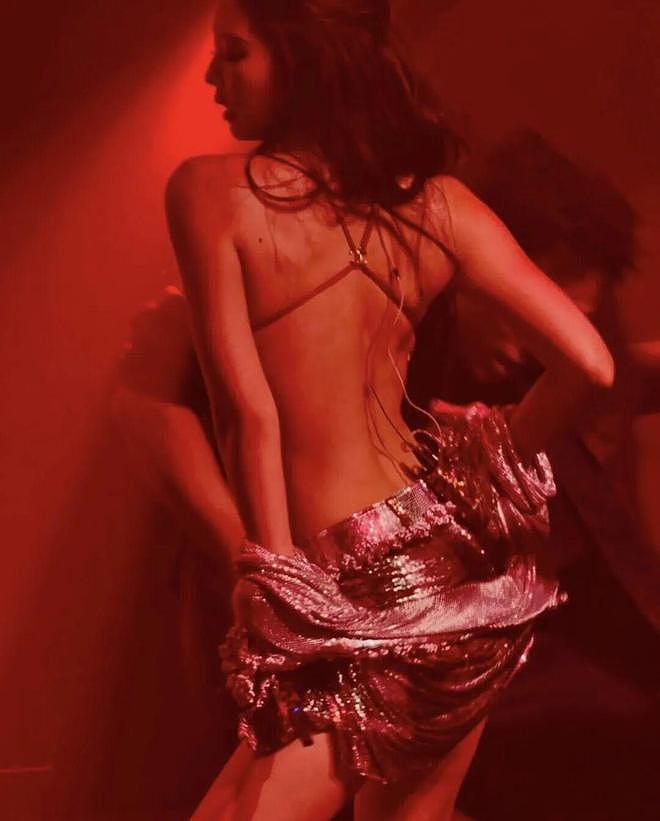 Jennie再封神，为何她每次造型都能“出圈”！ - 8