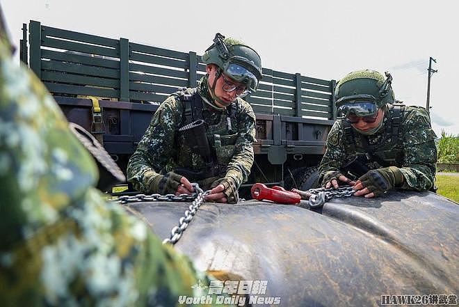 中国台湾地区航空补给保障训练 设立野战加油点 为直升机补充燃料 - 3