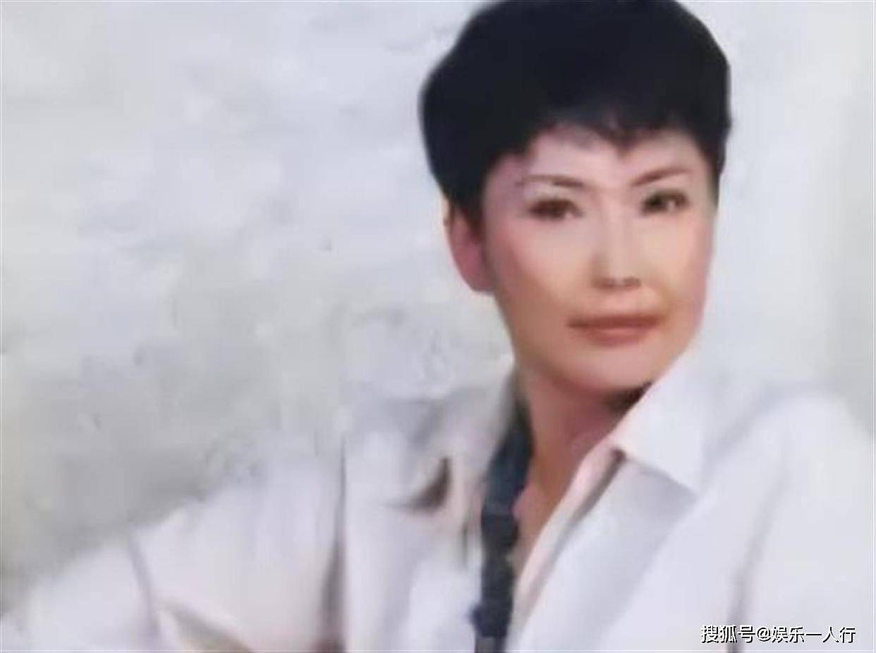 宁辛：22岁母逝父瘫，与丈夫分居22年无孩，她把“苦”字刻进了名字里 - 10