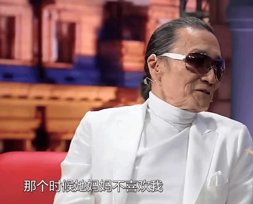 谢贤风流一生,初恋变心嫁人远走,和狄波拉离婚后找了小49岁女友 - 11