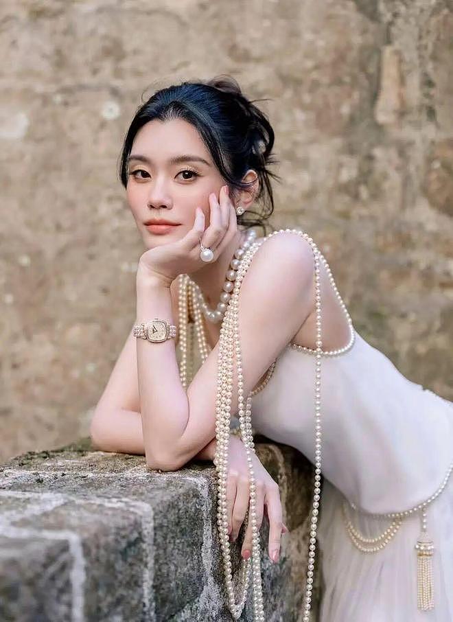 奚梦瑶和Dua Lipa同一天结婚，珠宝逻辑却大相径庭！ - 14