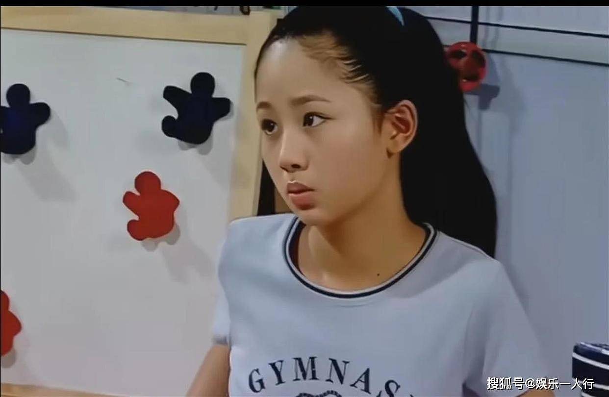 当年被宋丹丹劝“长这样别演了”的杨紫，拿了白玉兰视后第一句喊爸妈 - 17