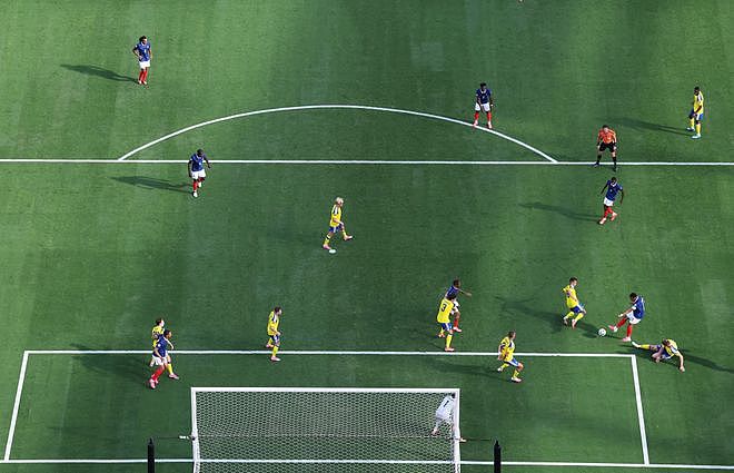 法国3-0瑞典！进世界杯16强战巴拉圭 姆巴佩双响创纪录 奥利塞2助 - 4