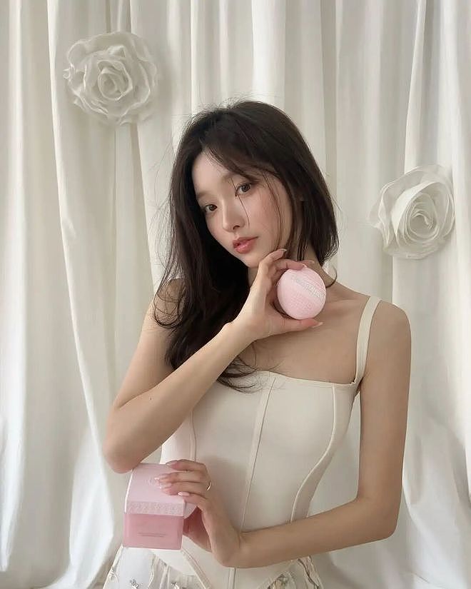 小韩网红模特金娜熙knhs2。以美妆、穿搭照片走红！ - 14