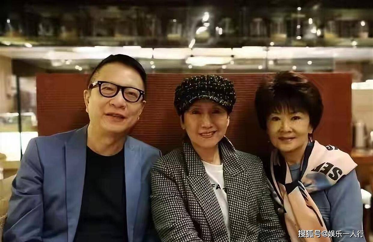 突传噩耗！香港“第一贵妇”苗金凤离世，两段婚姻均离婚收场，病因家属只字未提 - 2