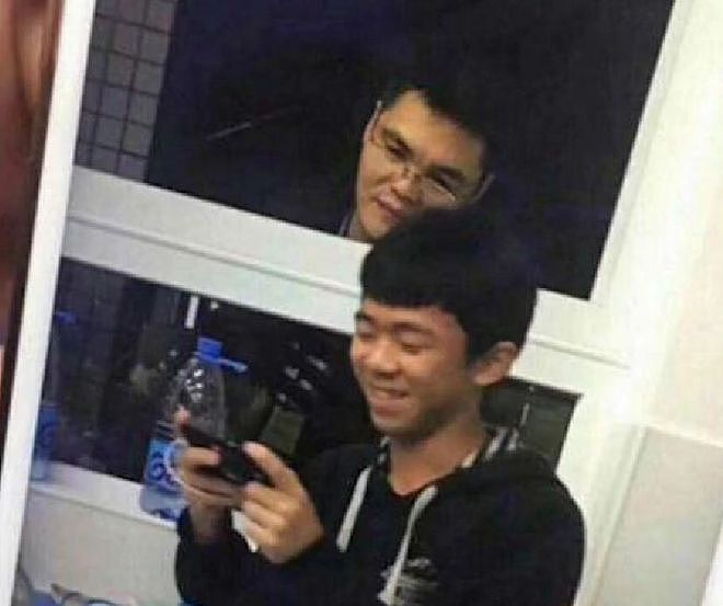 突然在全国爆火的“上课偷吃大赛”，成了多少中登社畜的合法发疯现场？ - 7