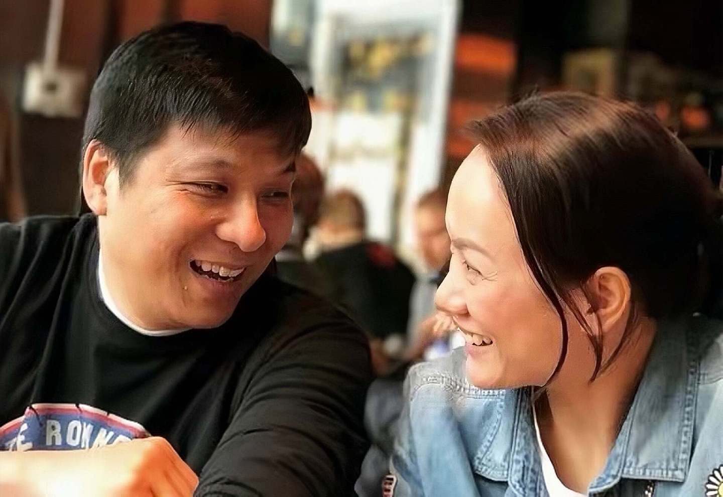 担心!香港知名演员深夜突然晒落泪照,婚后和老公坚持丁克 - 9